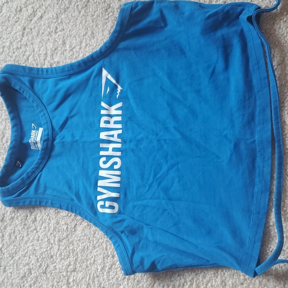 Gym shark crop top